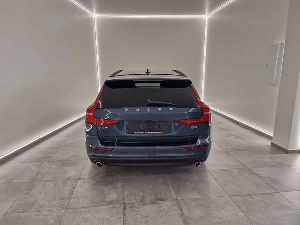 Volvo V60 (2022) — foto 10 van 17