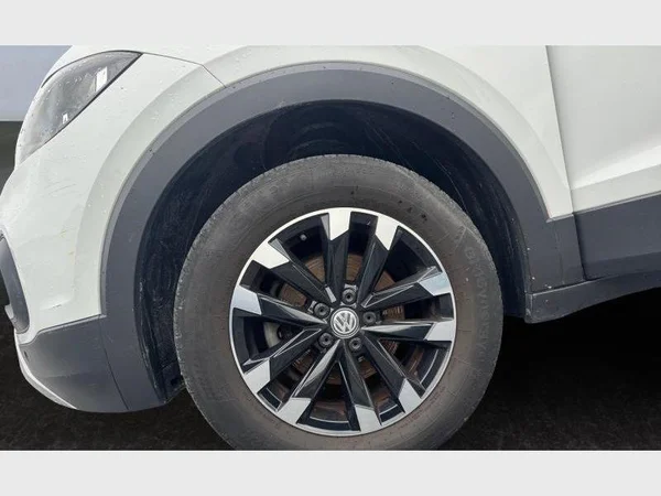 VOLKSWAGEN T-Cross (2019) — foto 22 van 24