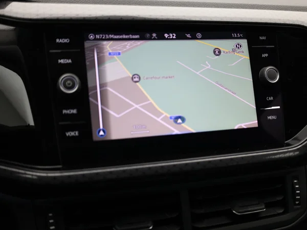 VOLKSWAGEN T-Cross (2021) — foto 17 van 19