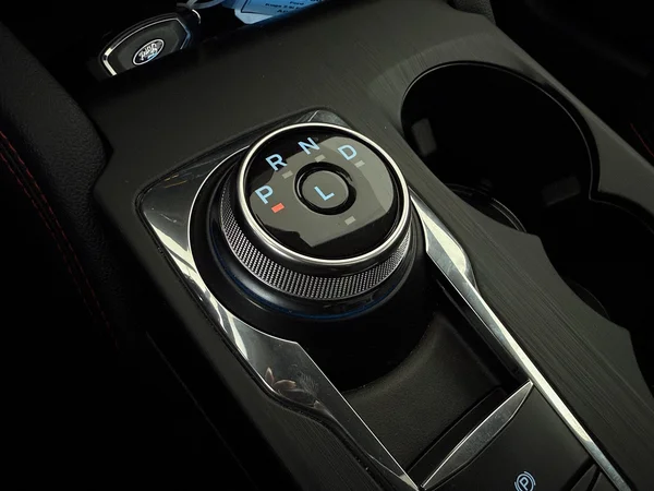 FORD Kuga (2022) — foto 4 van 36