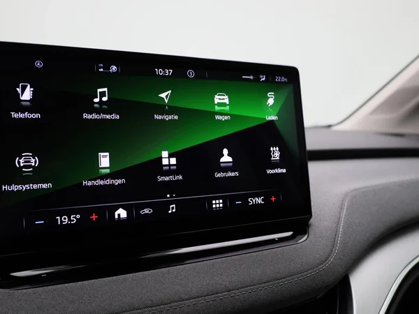 Škoda Enyaq iV (2023) — foto 7 van 43