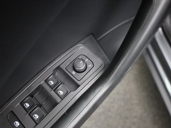 VOLKSWAGEN T-Roc (2020) — foto 17 van 19