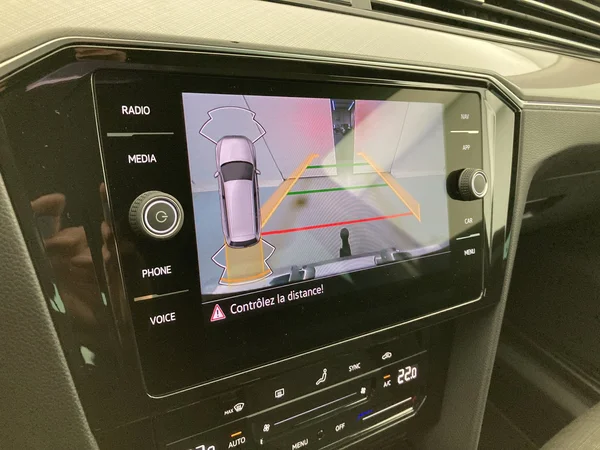 VOLKSWAGEN Passat Variant (2021) — foto 19 van 36