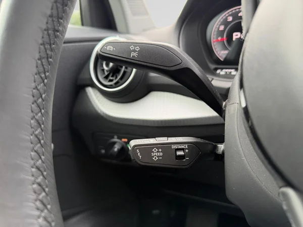 AUDI Q2 (2024) — foto 3 van 22