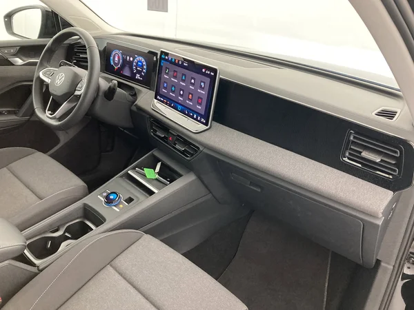 VOLKSWAGEN Tiguan (2025) — foto 6 van 36