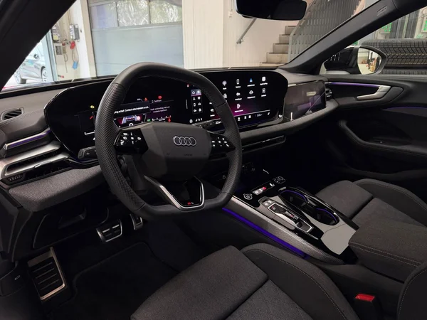 AUDI A5 Avant (2025) — foto 3 van 24