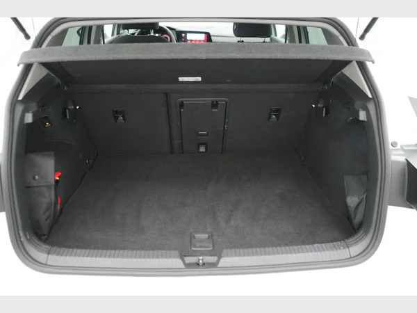 VOLKSWAGEN Golf VIII eHybrid (PHEV) (2020) — foto 3 van 31