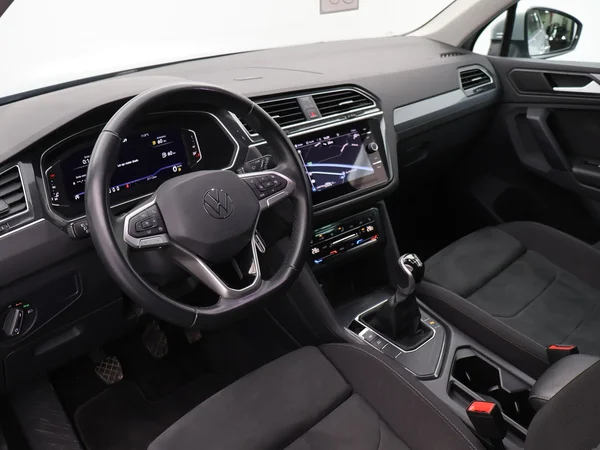 VOLKSWAGEN Tiguan (2022) — foto 8 van 24