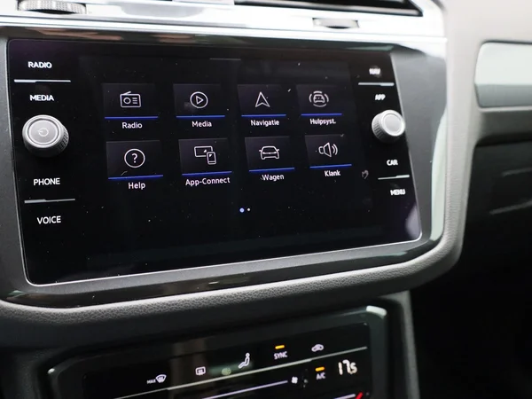 Volkswagen Tiguan (2022) — foto 17 van 41