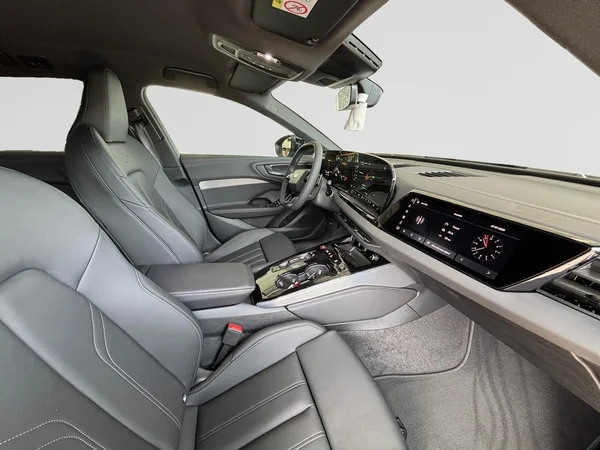 AUDI A5 Avant e-hybrid (PHEV) (2026) — foto 8 van 24