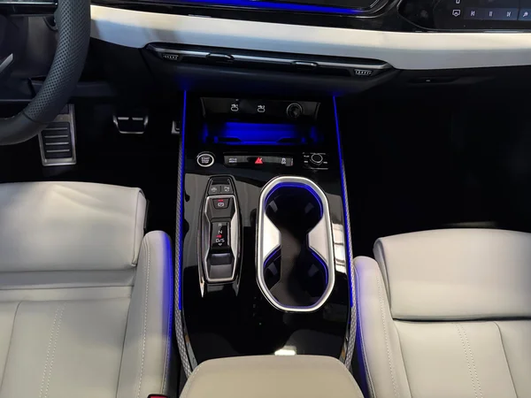 AUDI A6 Avant (2025) — foto 19 van 24