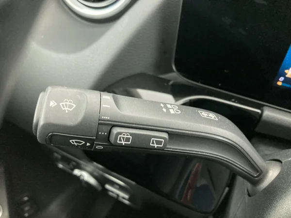 MERCEDES-BENZ B 180 (2022) — foto 18 van 36