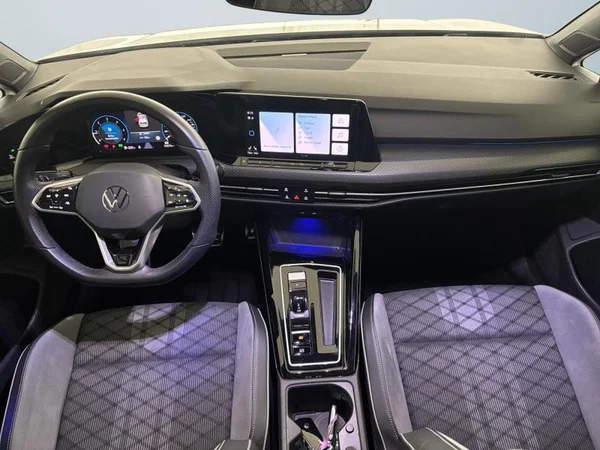 VOLKSWAGEN Golf VIII Dsl (2023) — foto 4 van 23