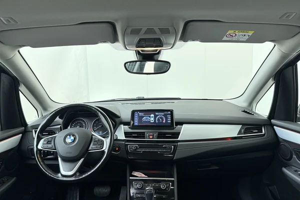 BMW 2 Active Tourer PHEV (F45) (2017) — foto 26 van 26