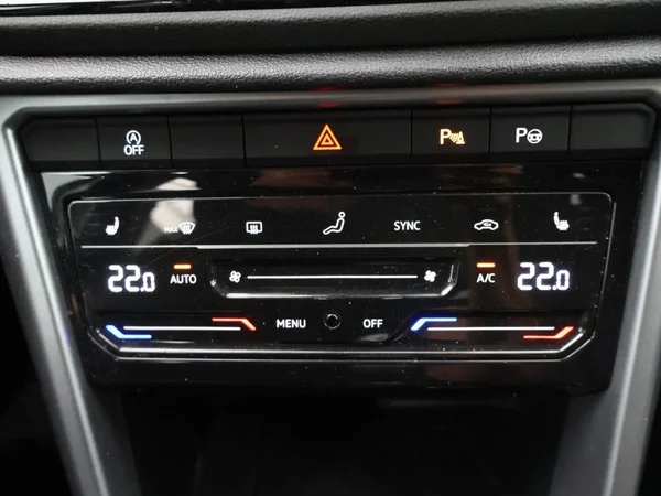 Volkswagen T-Roc (2022) — foto 7 van 28