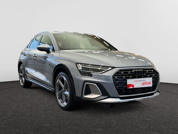 AUDI A3 Alltstreet (2025) — foto 11 van 16