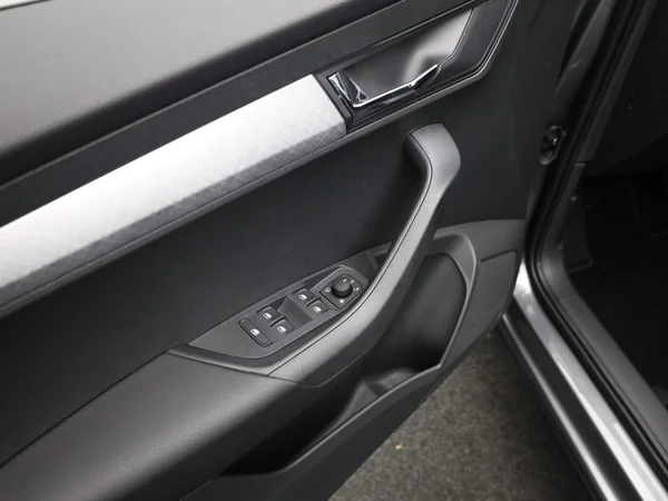 SKODA Karoq (2026) — foto 3 van 21