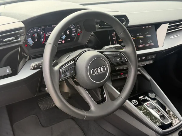 AUDI A3 Allstreet (2025) — foto 2 van 18