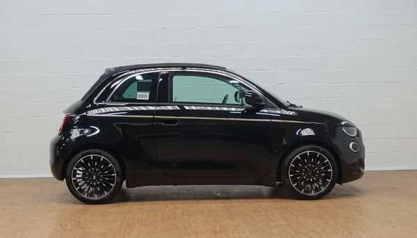 Fiat 500C (2026) — foto 22 van 24