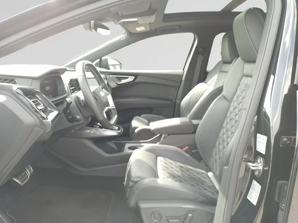 AUDI Q4 e-tron (2021) — foto 5 van 25