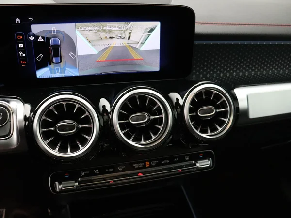 Mercedes-Benz EQB (2025) — foto 10 van 32