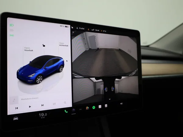 Tesla Model Y (2023) — foto 28 van 52