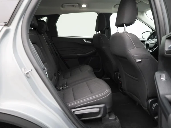 Ford Kuga (2023) — foto 31 van 42