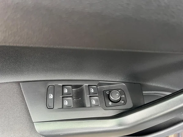 VOLKSWAGEN Polo (2024) — foto 3 van 18
