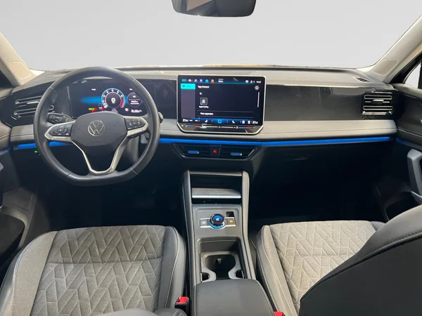 VOLKSWAGEN Tiguan (2024) — foto 5 van 16