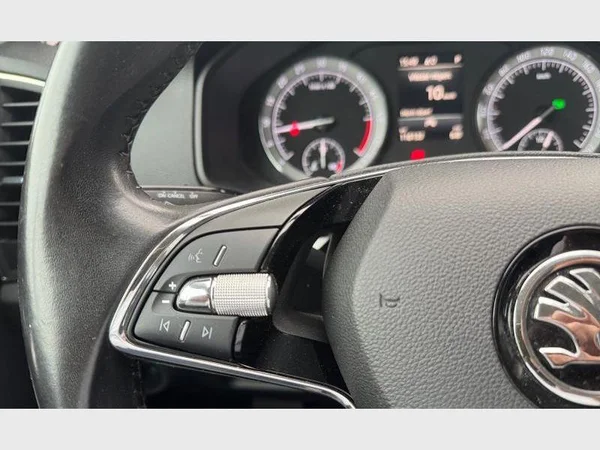 Skoda Karoq (2021) — foto 7 van 29