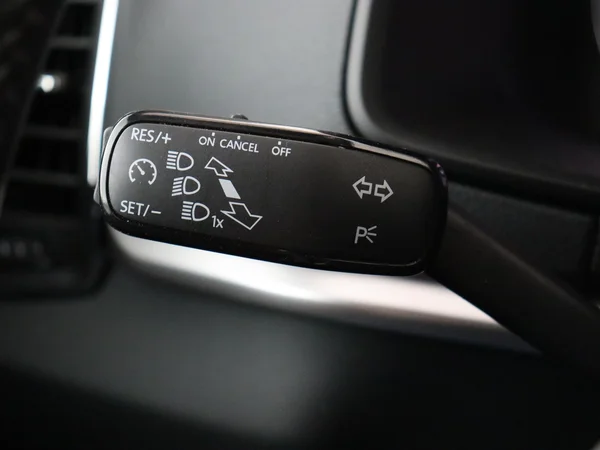 SKODA Karoq (2023) — foto 9 van 27