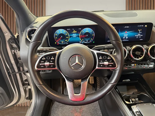 Mercedes-Benz B-180 (2019) — foto 6 van 30