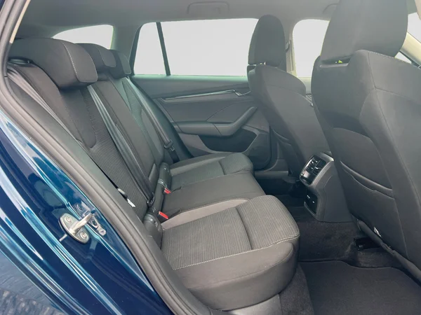 SKODA Octavia Combi (2023) — foto 4 van 18