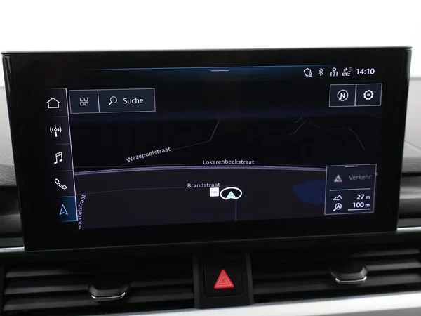 Audi A4 (2023) — foto 18 van 30