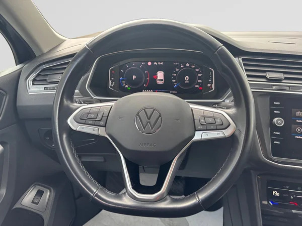 VOLKSWAGEN Tiguan Allspace (2023) — foto 4 van 17