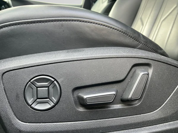 AUDI e-tron (2019) — foto 16 van 24