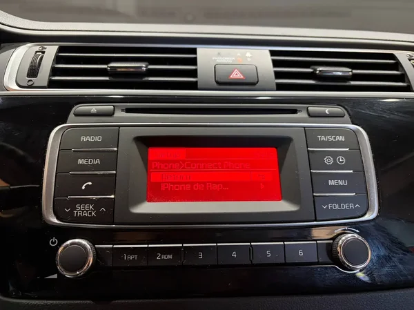 Kia Rio (2015) — foto 19 van 19