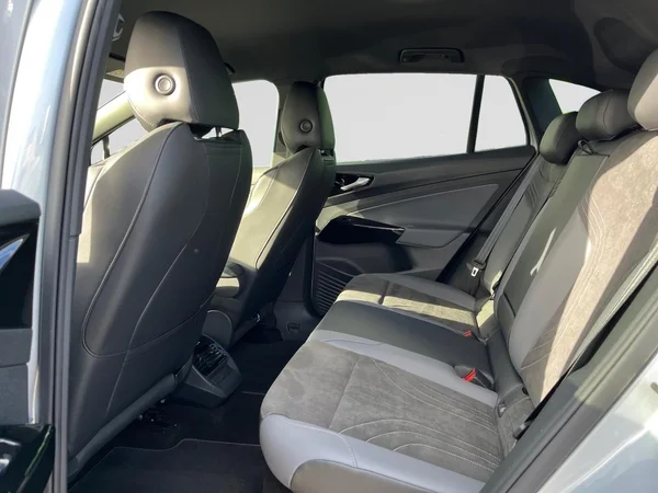 VOLKSWAGEN ID.4 (2024) — foto 13 van 16