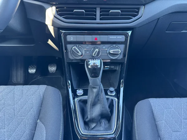 VOLKSWAGEN T-Cross (2024) — foto 12 van 12