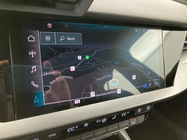 AUDI A3 Sportback Dsl (2023) — foto 7 van 36