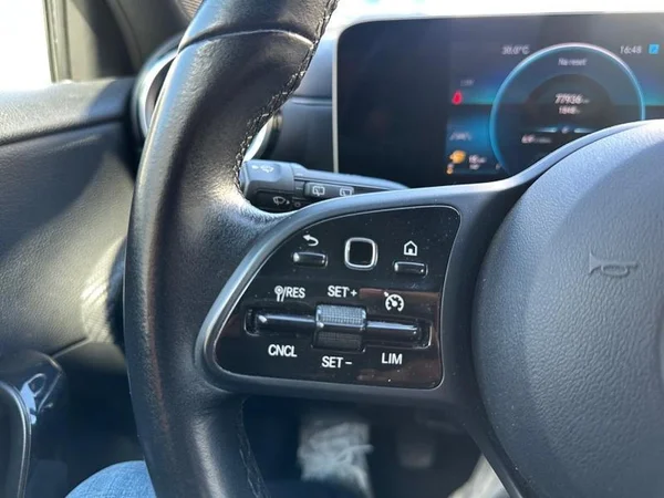 MERCEDES-BENZ A-Class (W177) (2019) — foto 15 van 25