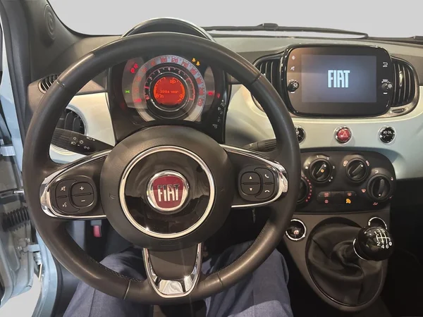 Fiat 500C (2024) — foto 2 van 15