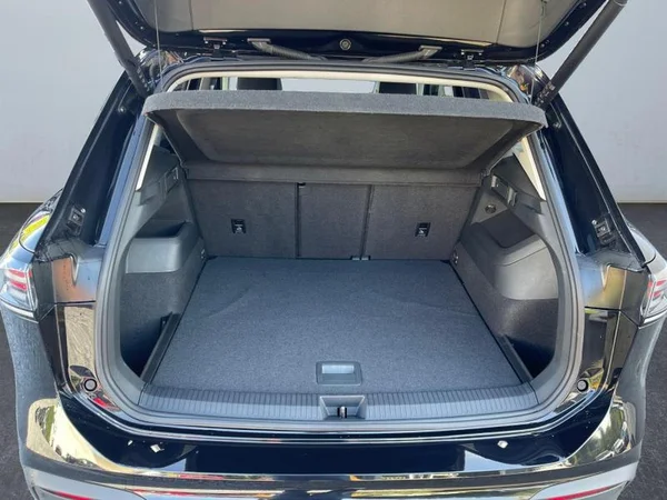 VOLKSWAGEN Tiguan (2024) — foto 28 van 29