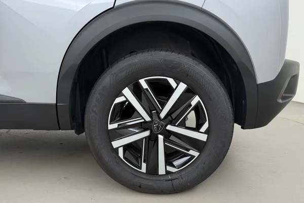 Peugeot 2008 (2025) — foto 13 van 16