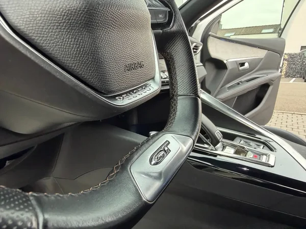 Peugeot 5008 (2021) — foto 9 van 29