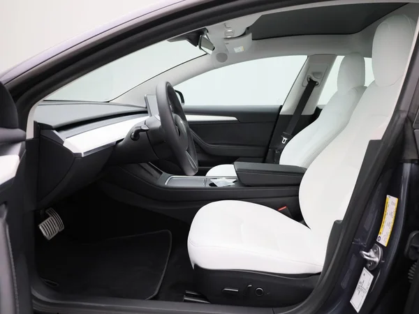Tesla Model 3 (2022) — foto 46 van 46