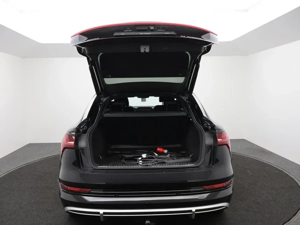 Audi e-tron (2021) — foto 18 van 27