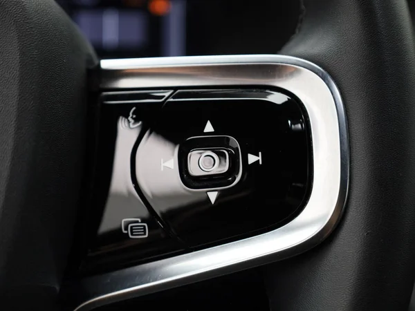 Polestar 2 (2023) — foto 20 van 41