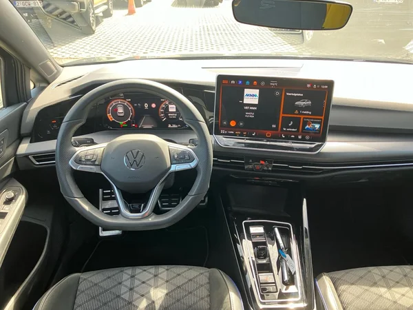 VOLKSWAGEN Golf VIII (2025) — foto 20 van 25