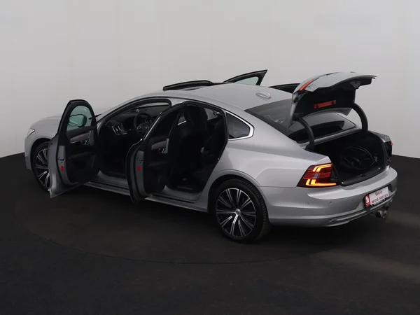 VOLVO S90 (2023) — foto 32 van 33
